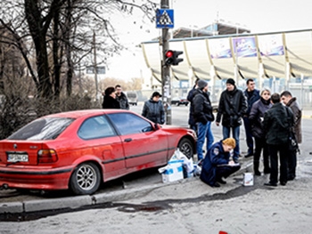 В Запорожье бандиты совершили ДТП, убегая с миллионом на угнанном автомобиле  фото