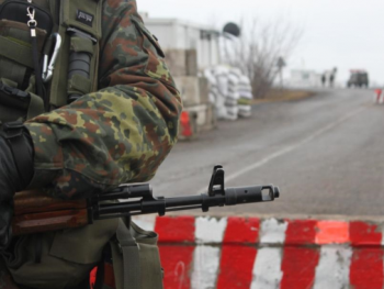 Боевики хотят захватить село в Луганской области фото