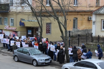 Пройдусь по Христианской? Нужного переименования в Мелитополе добиваются пикетированием мэрии фото