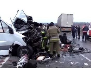 Появилось видео с места жуткой аварии под Полтавой фото