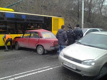 Вчера в больнице умерла виновница шокирующего ДТП на Космосе фото