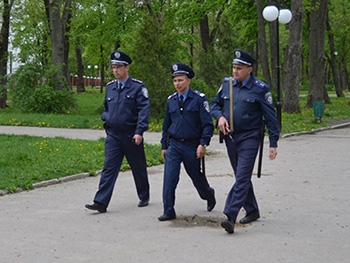 Спецназ и полиция не зря патрулируют город вместе фото