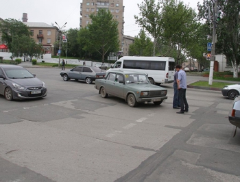 На пешеходном переходе сбит пешеход, который шел на зеленый фото