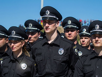 В Запорожье патрульных вызывают из-за поломки крана и взлома страницы в соцсетях фото