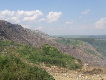 На свалке возле Львова найдены уже два тела: опознан спасатель фото