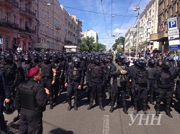 Закончился марш равенства в Киеве: 50 человек задержаны фото