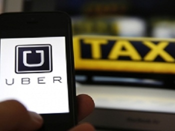 Гройсман лично проверил работу сервиса Uber фото