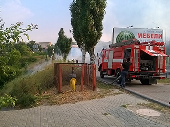 В Мелитополе снова горела балка в центре города  фото