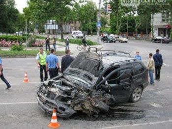 Водитель БМВ, устроивший смертельное ДТП на дамбе, причастен к похищению людей фото