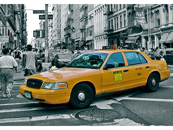 Нью-Йоркский таксист выпорол пассажирку фото