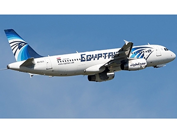 На обломках самолета EgyptAir найдены следы взрывчатки фото