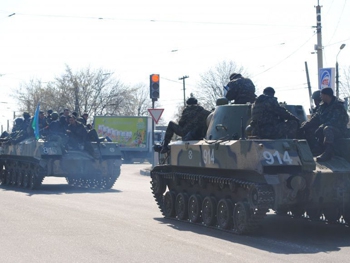 Через Мелитополь будет проходить военная техника фото