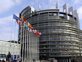 Комитет Европарламента рекомендовал утвердить безвиз для Украины фото