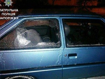 Женщина из мести разбила автомобиль не тому мужчине фото