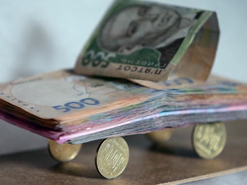 Что происходит с долларом в Украине: как долго и насколько подешевеет гривня фото