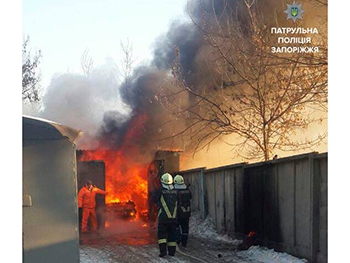 Запорожские умельцы случайно взорвали чужой автомобиль фото