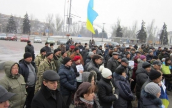 В Запорожье прошел митинг в поддержку торговой блокады в Донбассе фото