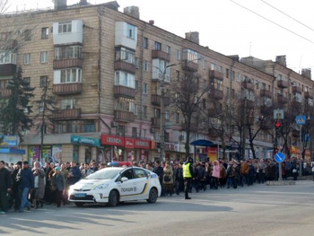 Тысячи запорожцев встречали православную святыню фото