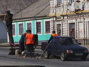 Ремонтные работы на Гетмана Сагайдачного водоснабжению не мешают фото