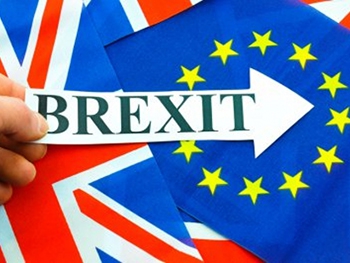 Королева Великобритании одобрила Brexit фото