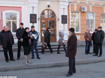 Сторонники Оппоблока пришли митинговать под мэрию фото