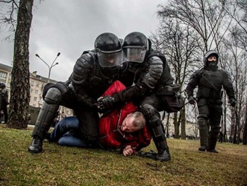 В Минске начался новый митинг. Требования более серьезные фото