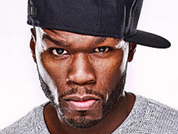 Рэпер 50 Cent избил поклонницу на концерте в Балтиморе  фото