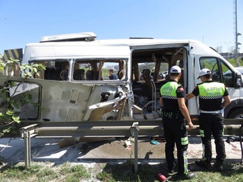 В Стамбуле взорвался автобус со студентами фото