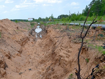 Кирилловские коммунальщики готовят водовод к курортному сезону фото