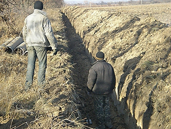 В Акимовском районе провалилась попытка кражи труб фото