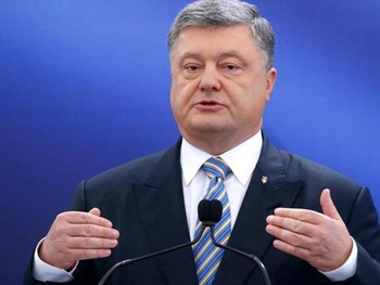 Порошенко назвал условие для отмены запрета сайтов фото