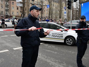 В Киеве рядом с многоэтажным домом прогремел взрыв фото