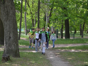 Семиклассники изучали городской парк в рамках фотоквеста фото