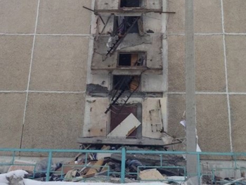 В запорожской многоэтажке обвалились балконы  фото
