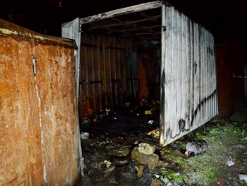 В одесском гараже сгорели двое людей фото