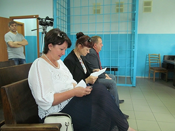 Свидетель: Анна Абрамович сама пригласила Олега Шостака занять свое кресло фото