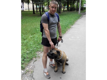 Кинолог в Запорожье разводит владельцев собак фото