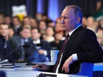 Прямая линия с Путиным: что президент РФ говорил об Украине фото