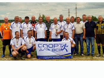 Ветеран футбола Виктор Долматов награжден призом За верность футболу фото