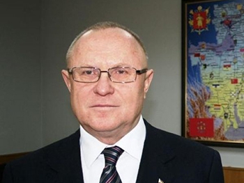 Президент Украины лишит бывшего спикера Запорожского облсовета регалий и наград фото