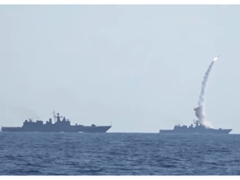 Российский флот совершил ракетный удар по территории Сирии  фото