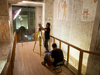 В гробнице египетского фараона обнаружили надписи древних туристов фото