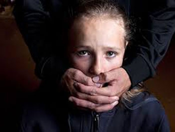 Еще одного подростка изнасиловали в Одесской области фото