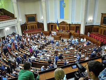 Несколько народных депутатов предложили Раде заседать только после молитвы фото