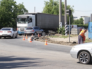 В Мелитополе заасфальтировали десятки тысяч метров дорог фото