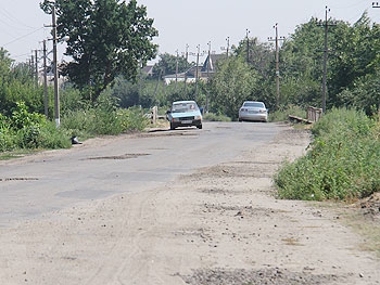 Ремонт дороги в Вознесенке завис - кто виноват? фото