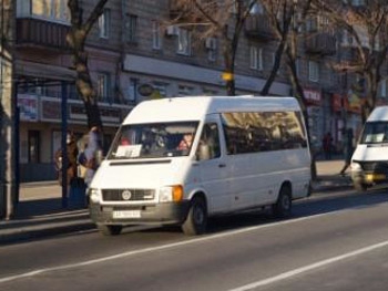 Запорожские девушки подвергаются нападениям извращенца фото