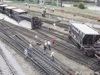 На Запорожье с рельсов сошел грузовой поезд фото