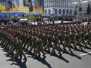 В военном параде ко Дню Независимости примут участие 10 иностранных подразделений фото