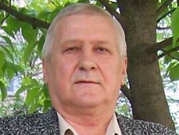 Мелитопольский пенсионер-активист заинтересовался рекламой мэра фото